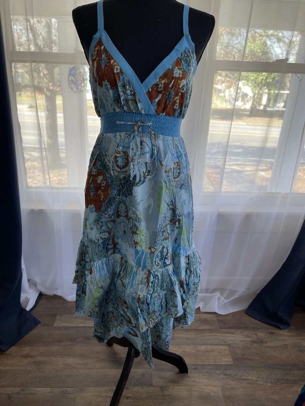 Light Blue Paisley Faux-Wrap Summer Dress - Picture 2 of 4